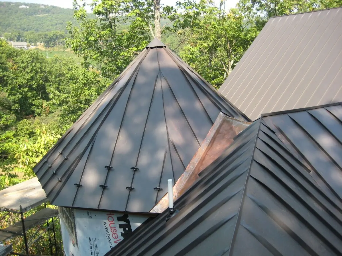 Professional Roof Tarp Installation by Craftsman Roofing in Washington